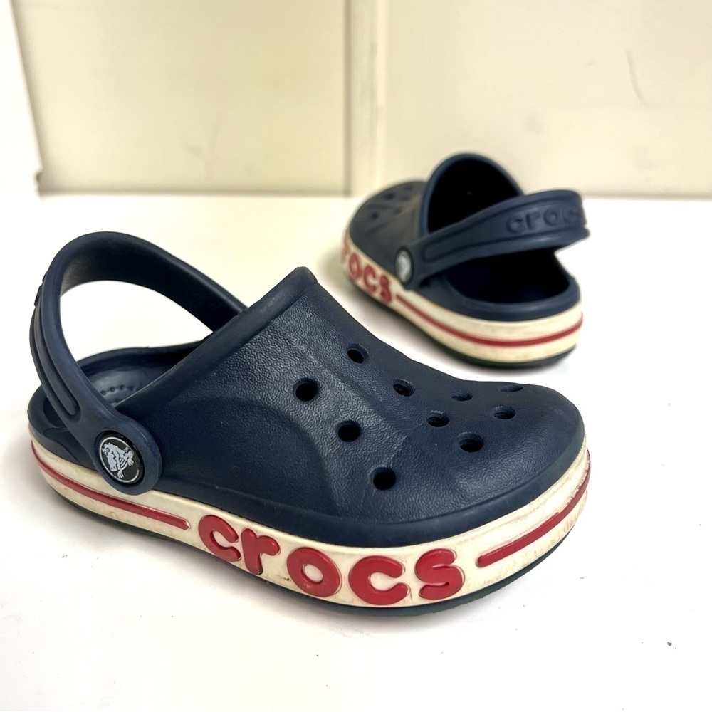 Crocs Unisex-Child Bayaband Clog in Navy size 9